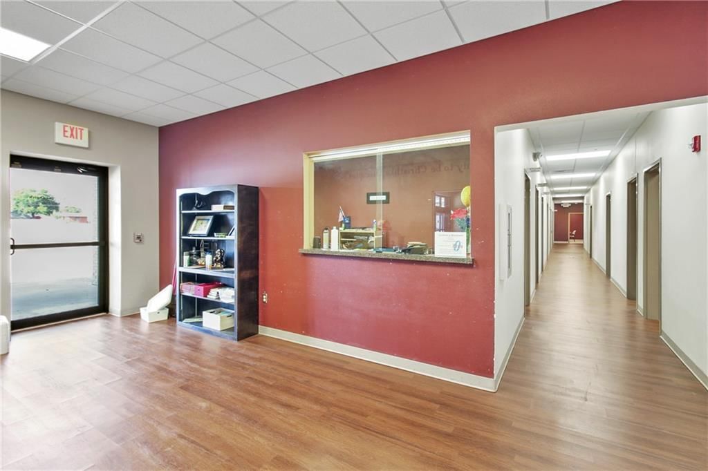 300 E Main Street — photo 25