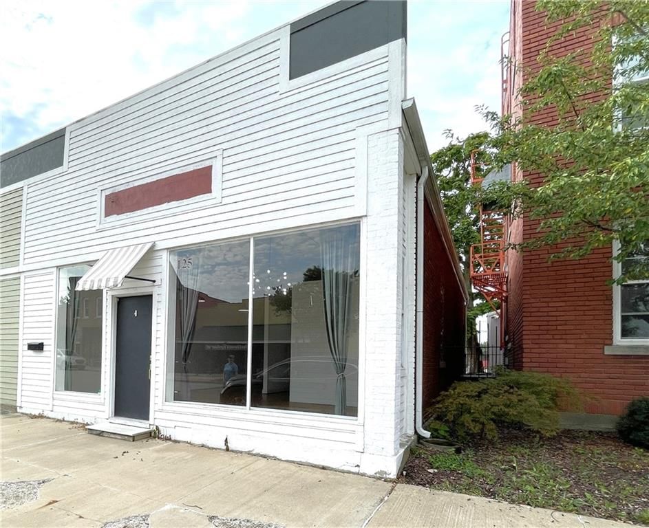 125 W Peoria Street — photo 4