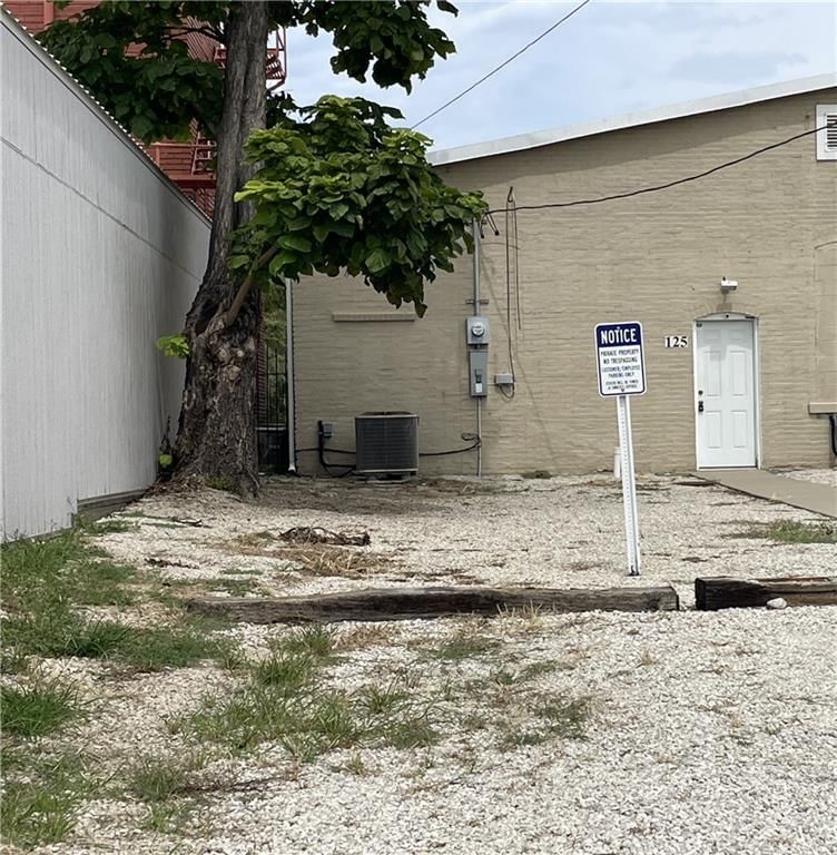 125 W Peoria Street — photo 23