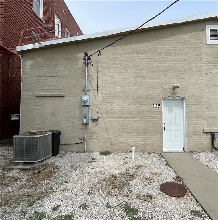 125 W Peoria Street — photo 24