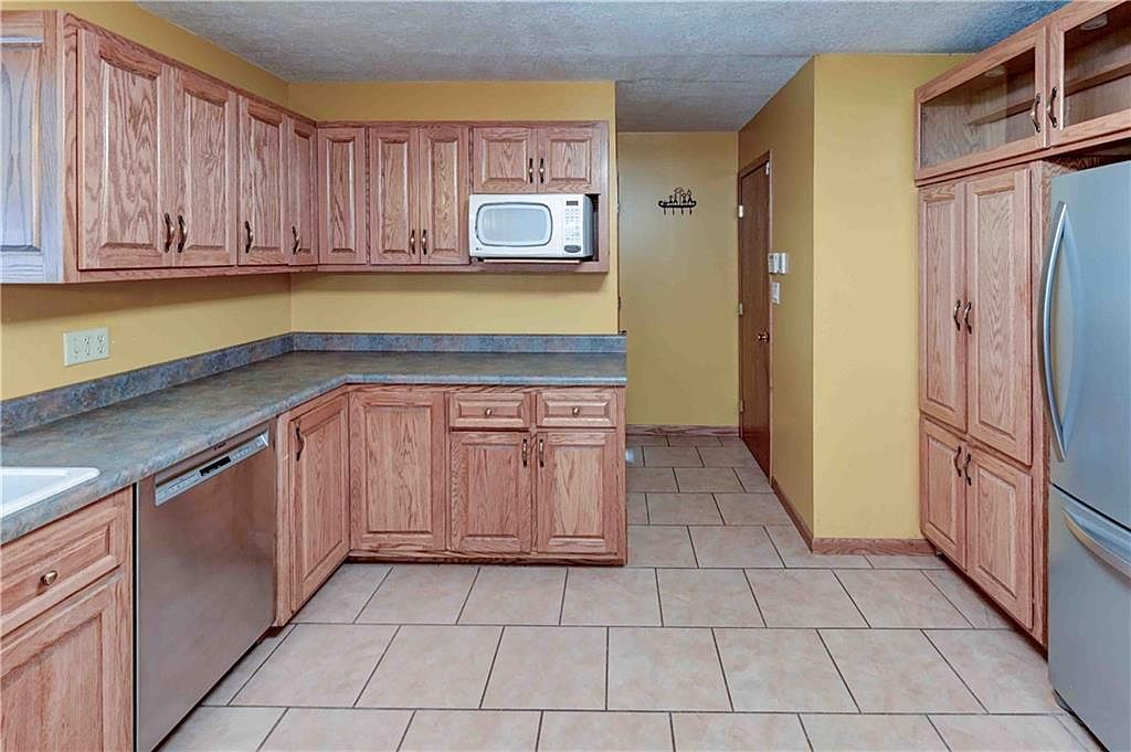 9808 E 82nd Street — photo 11