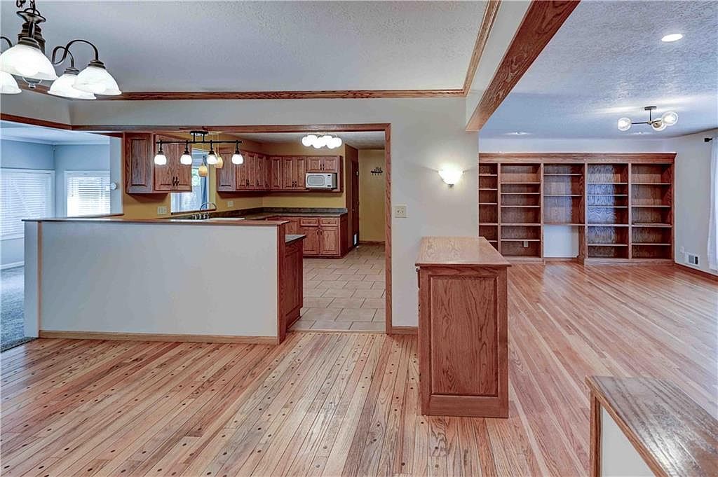 9808 E 82nd Street — photo 17