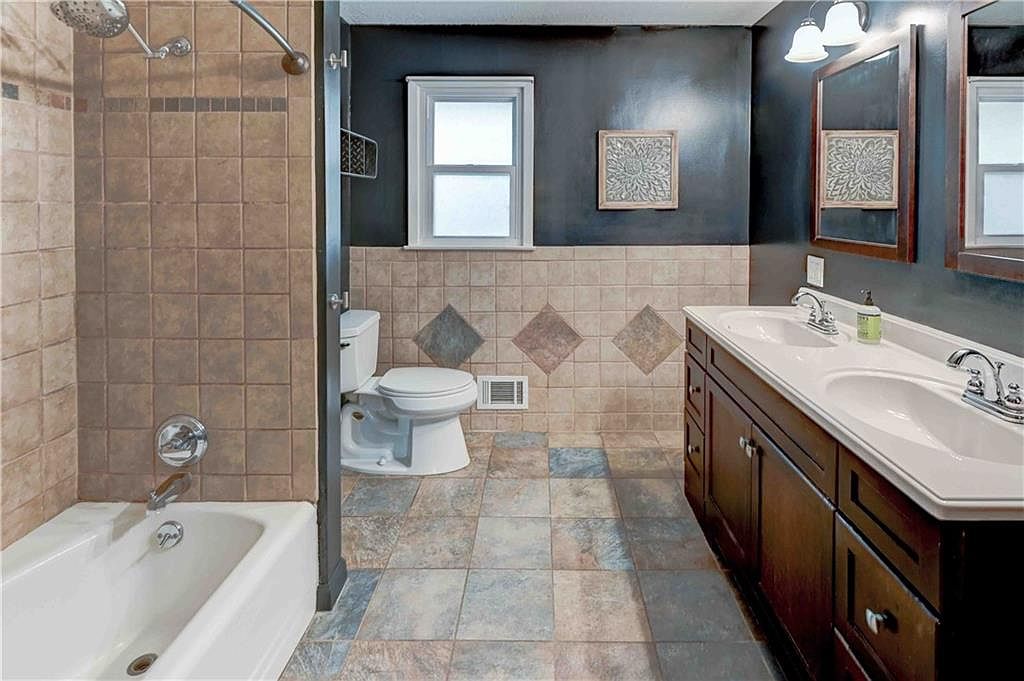 9808 E 82nd Street — photo 23