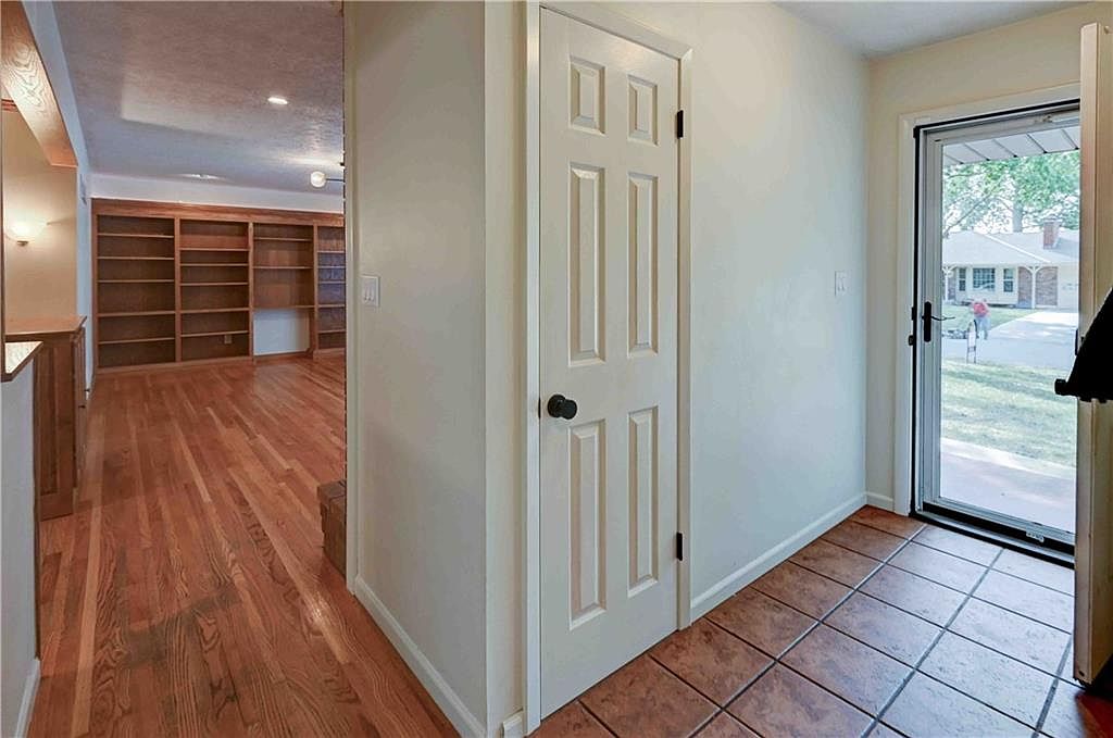 9808 E 82nd Street — photo 26