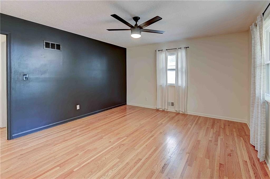 9808 E 82nd Street — photo 32