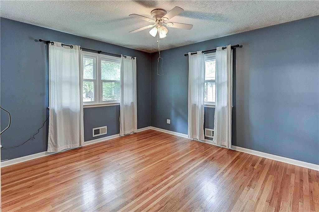 9808 E 82nd Street — photo 33