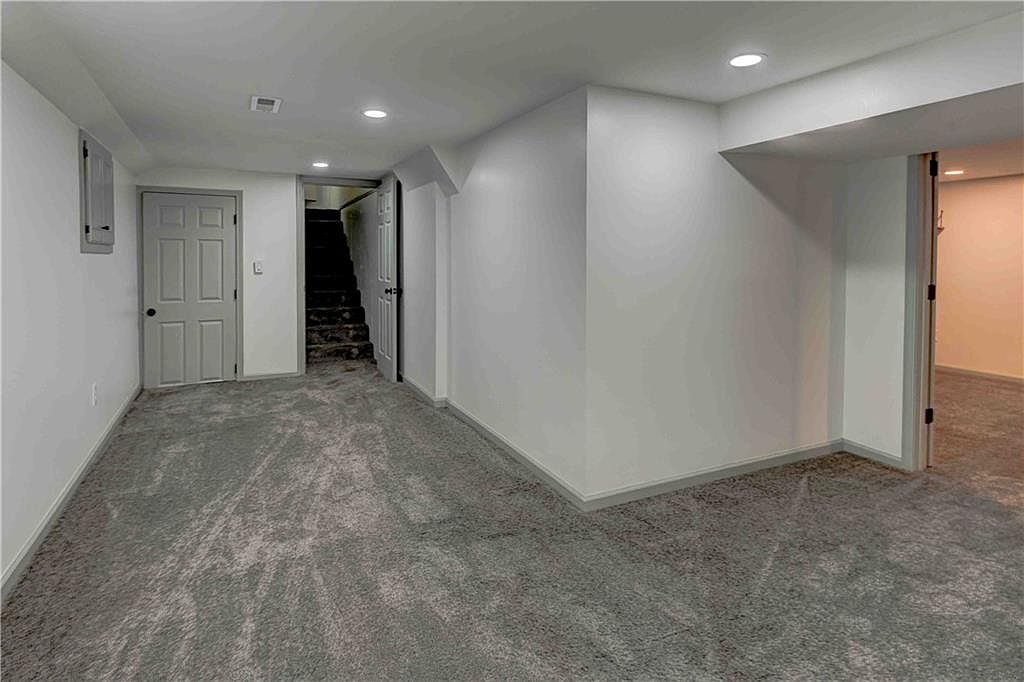 9808 E 82nd Street — photo 41