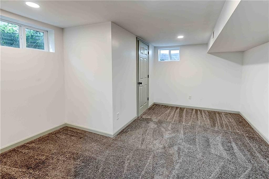 9808 E 82nd Street — photo 50