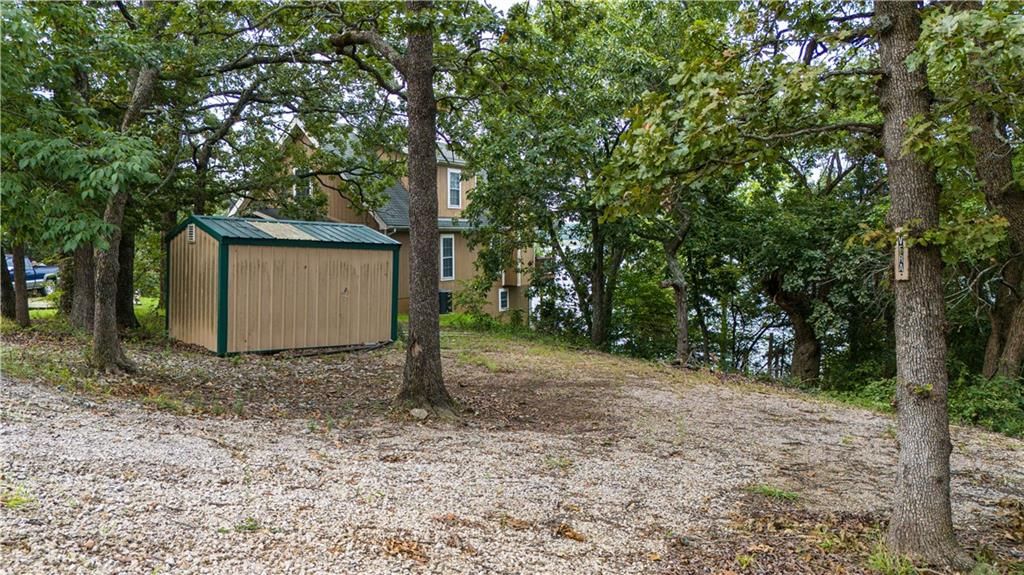 29 & 31 N Lakeview Road — photo 17