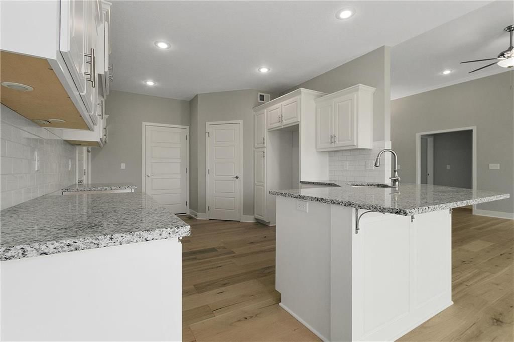 9030 N Monroe Avenue — photo 19