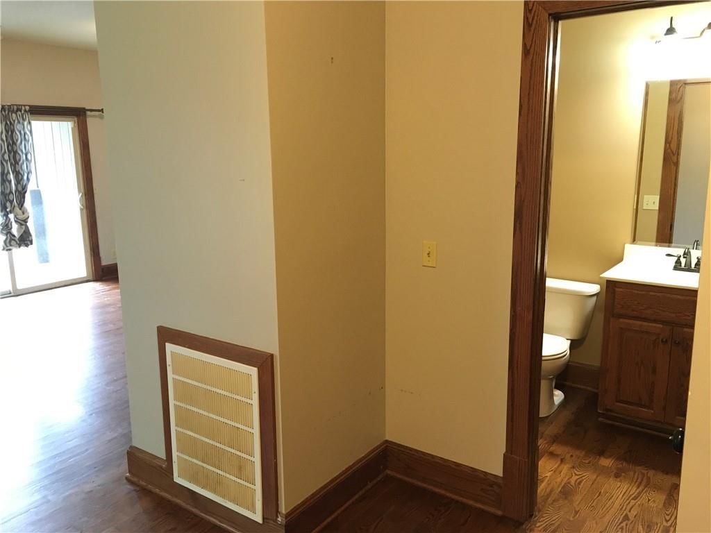 136 W Kay Street — photo 8