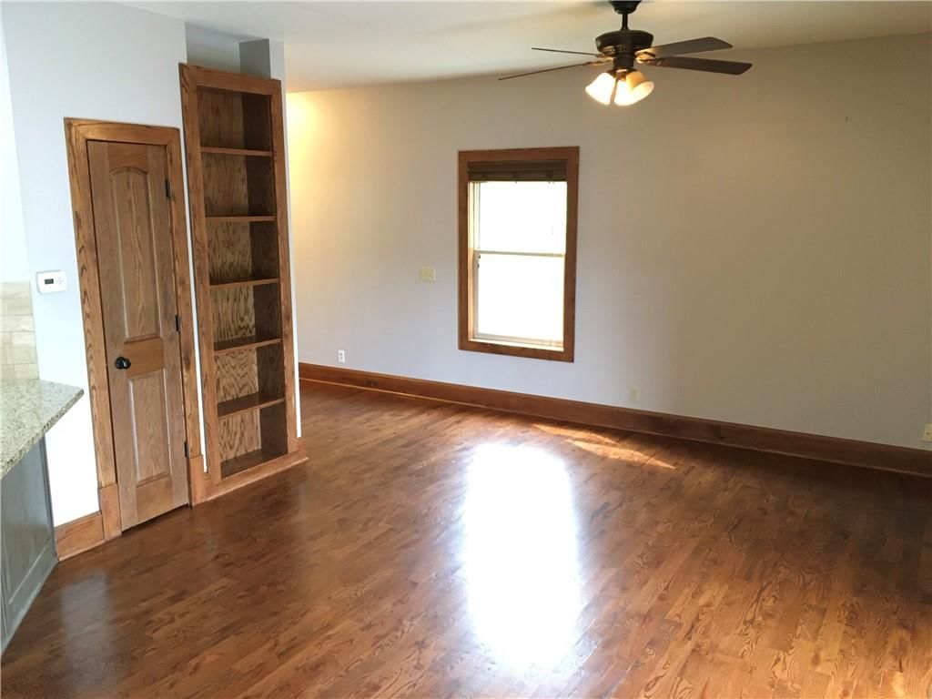 136 W Kay Street — photo 10