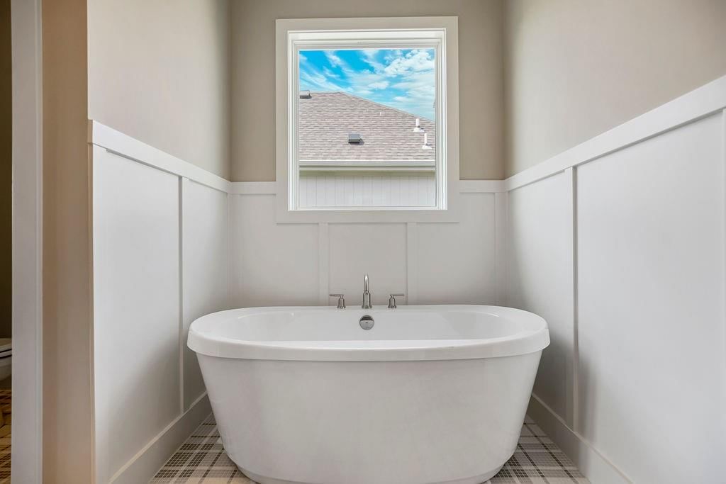 15539 W 168th Terrace — photo 28