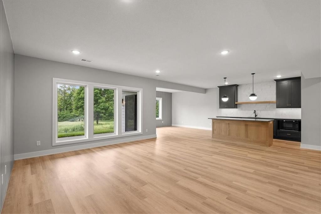 8732 N Lewis Avenue — photo 20