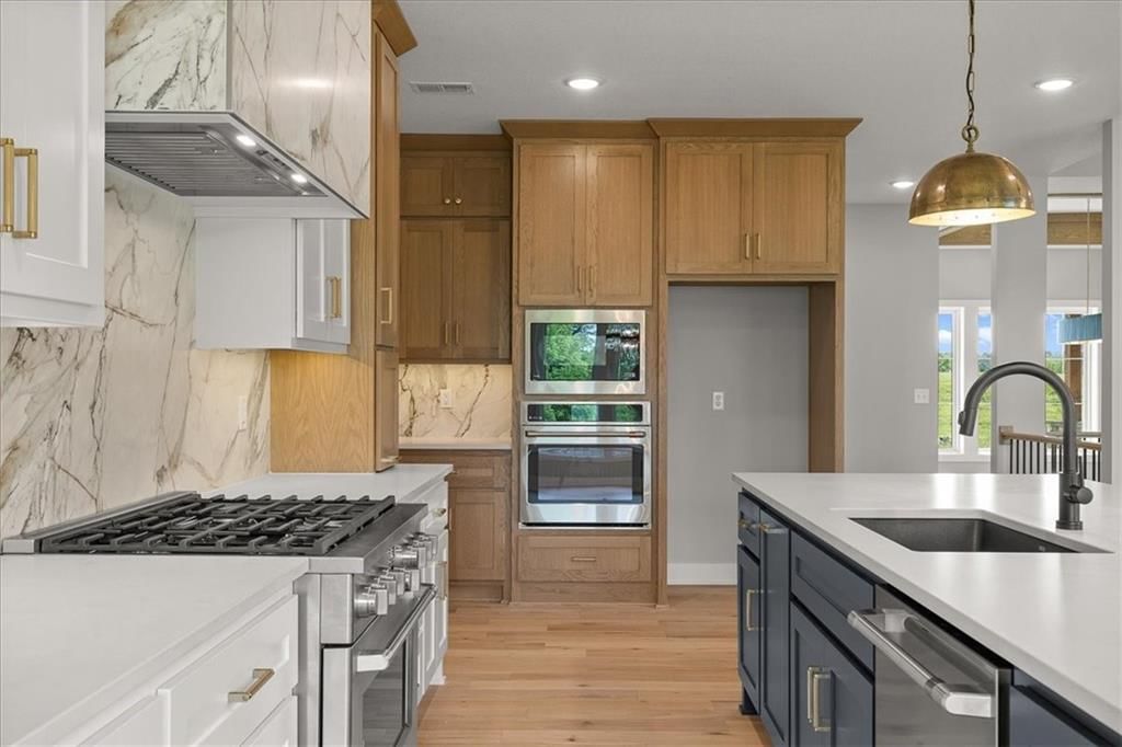 8732 N Lewis Avenue — photo 24