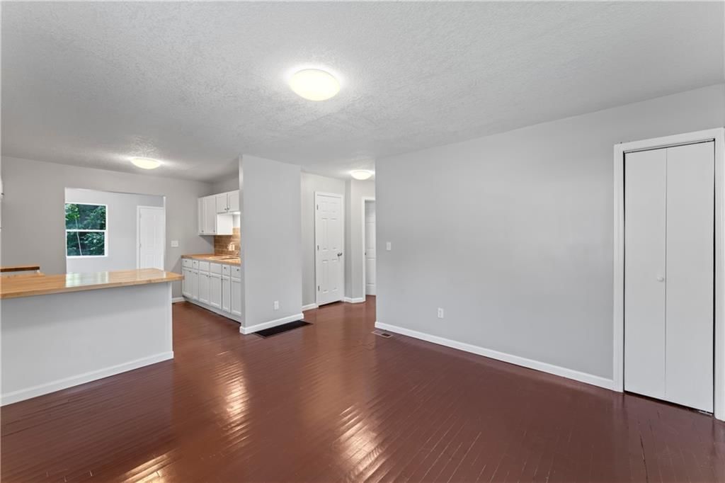 2807 Quincy Avenue — photo 5