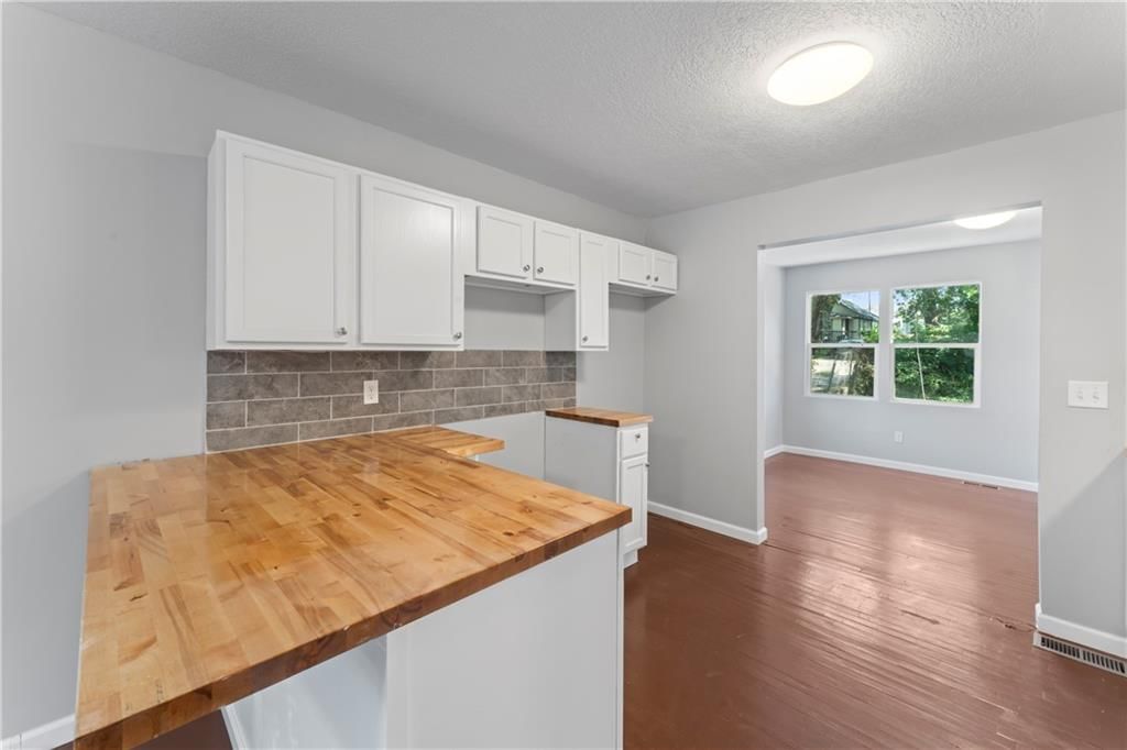 2807 Quincy Avenue — photo 8
