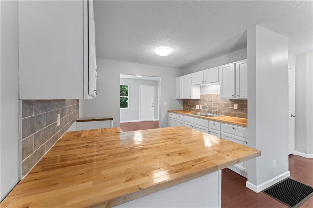 2807 Quincy Avenue — photo 9