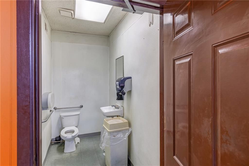 1230 Merriam Lane — photo 17