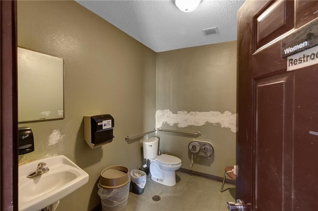 1230 Merriam Lane — photo 18