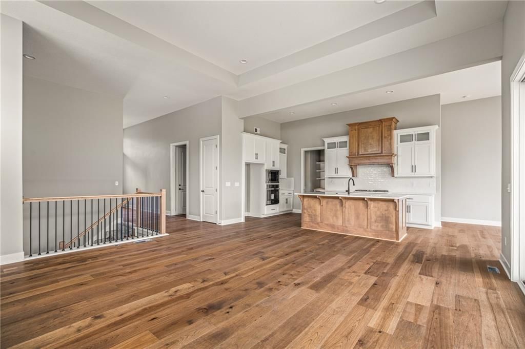 Photo 6 of 11 - 9164 Saddletop Street
