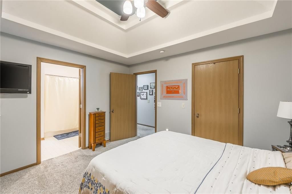 512 S Commercial Avenue — photo 12
