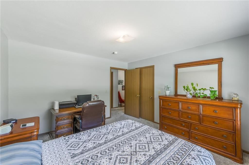 512 S Commercial Avenue — photo 15
