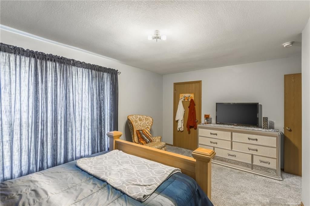 512 S Commercial Avenue — photo 17