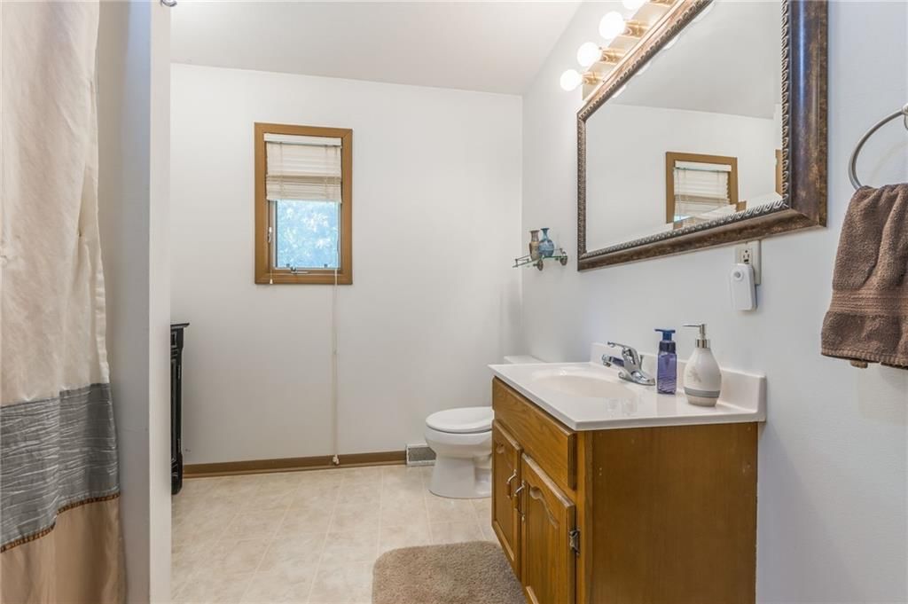 512 S Commercial Avenue — photo 18