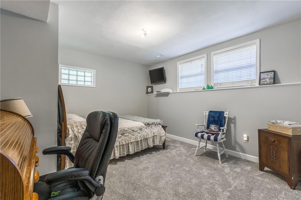512 S Commercial Avenue — photo 22