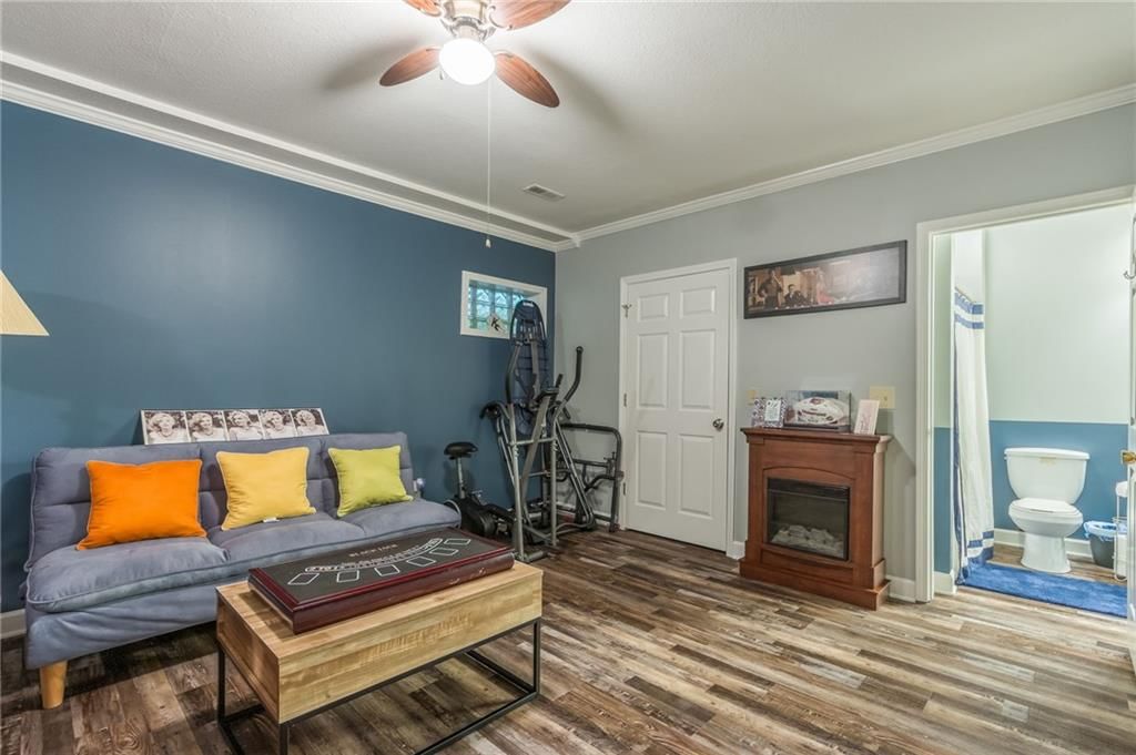 512 S Commercial Avenue — photo 24