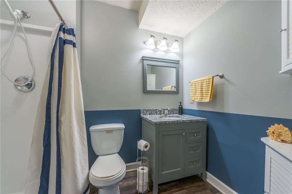 512 S Commercial Avenue — photo 26