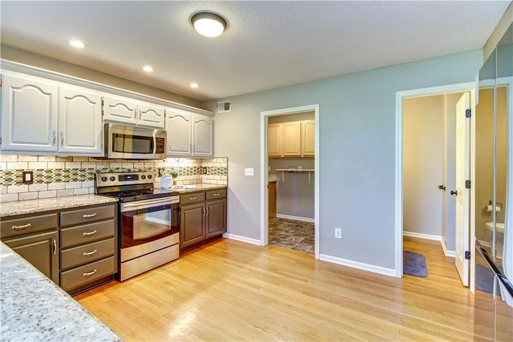 400 SW Saddlewood Court — photo 12