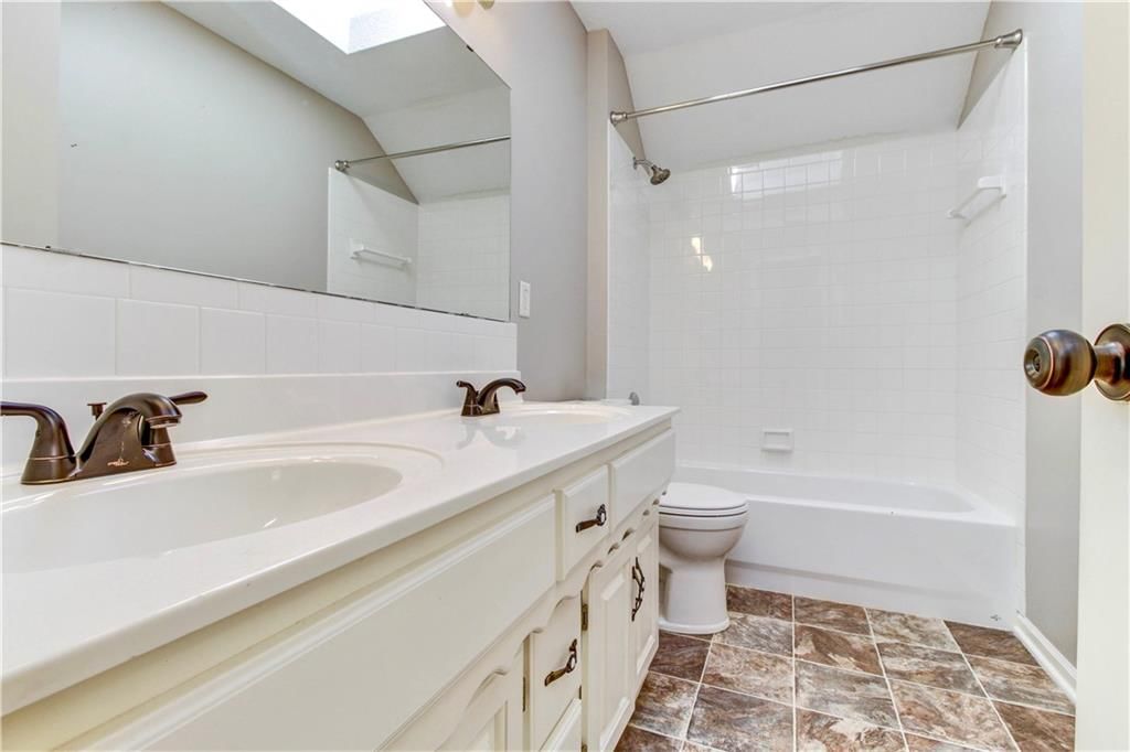 400 SW Saddlewood Court — photo 23