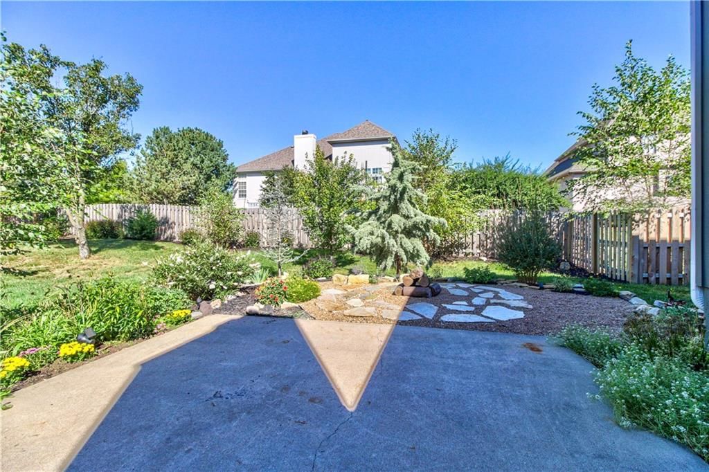 400 SW Saddlewood Court — photo 35