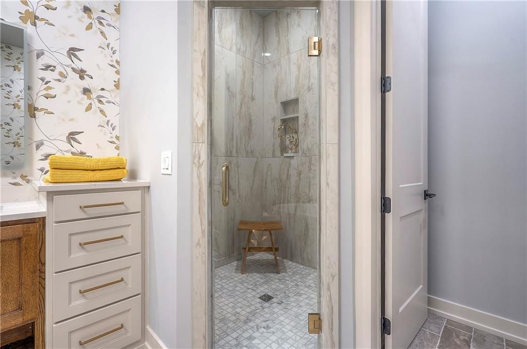 8200 Westlake Drive — photo 42