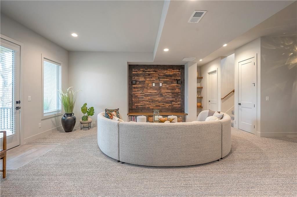 8200 Westlake Drive — photo 48
