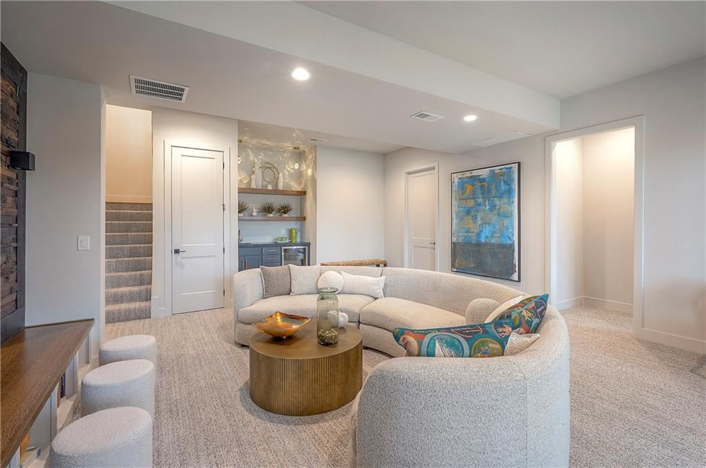 8200 Westlake Drive — photo 50