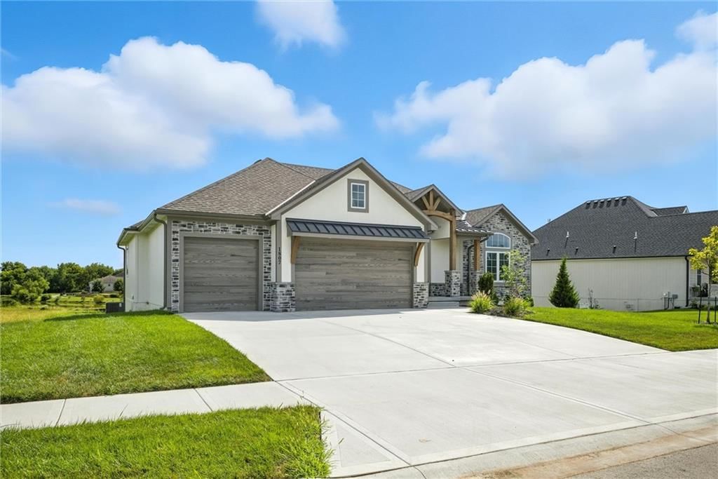 1807 Halls Creek Avenue — photo 3