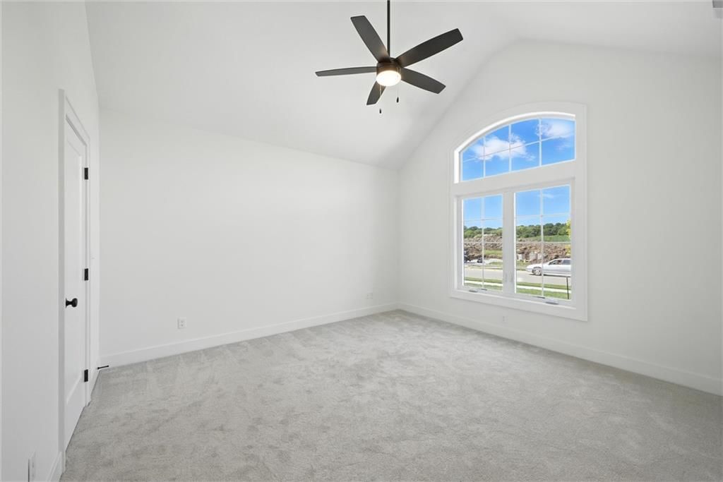 1807 Halls Creek Avenue — photo 24