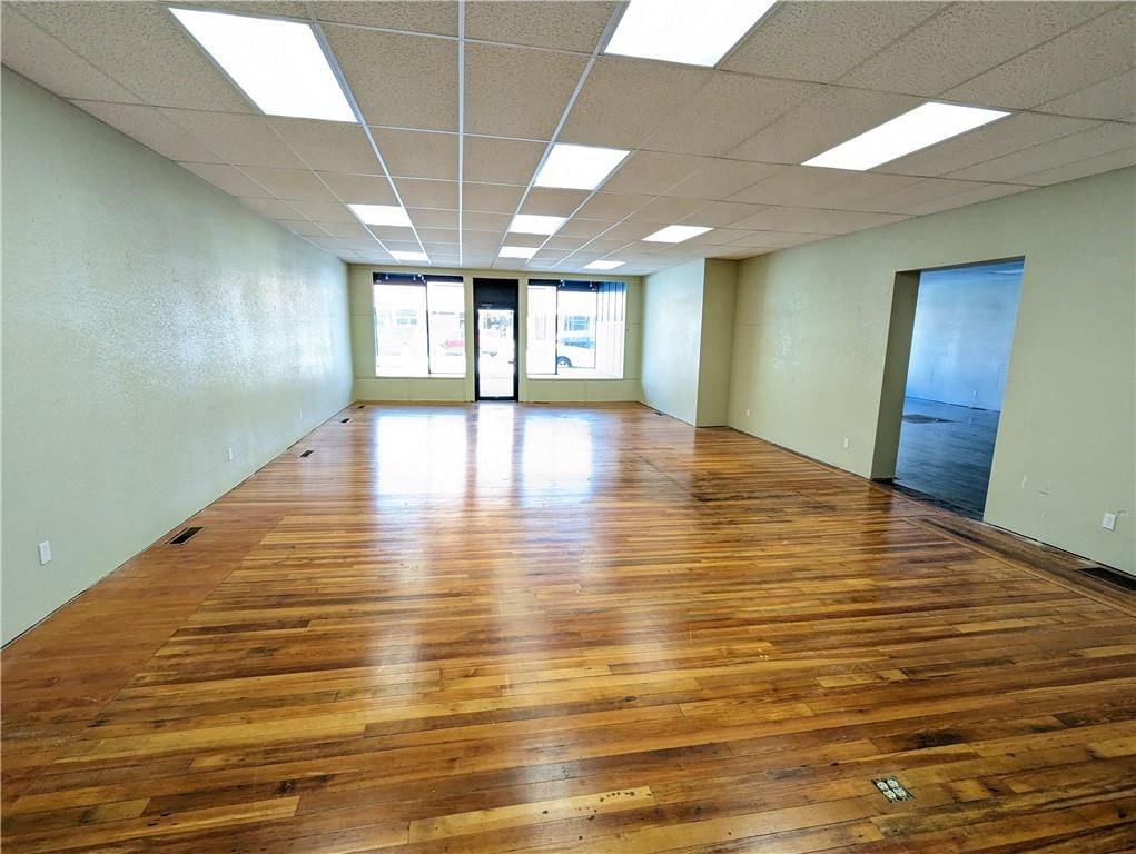 125&129 W 8th Street — photo 14
