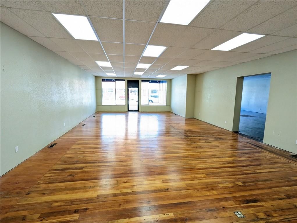 125&129 W 8th Street — photo 15