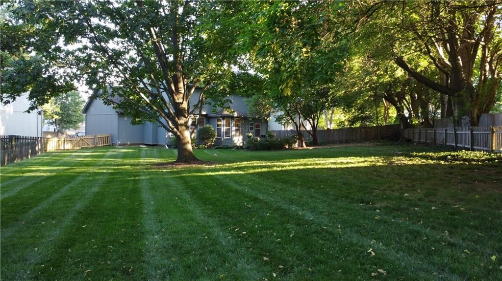 8972 W 125th Terrace — photo 32