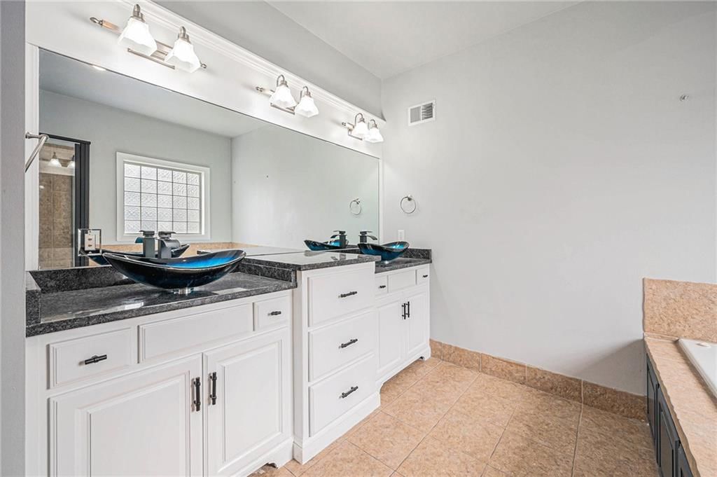 6308 N Cypress Avenue — photo 19