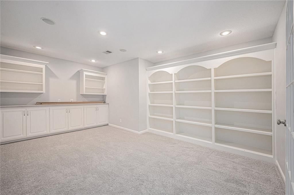 6308 N Cypress Avenue — photo 27