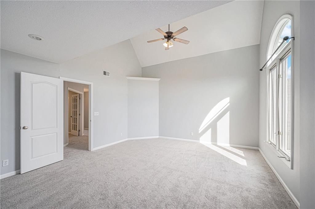 6308 N Cypress Avenue — photo 32