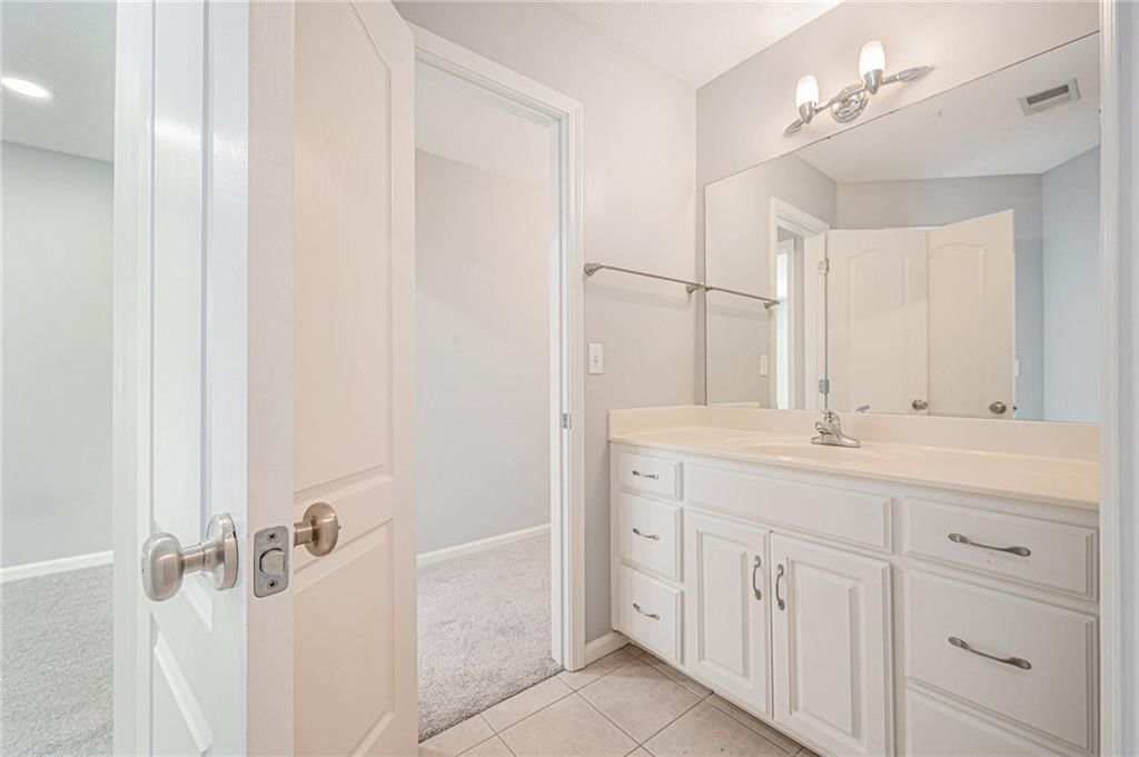 6308 N Cypress Avenue — photo 33