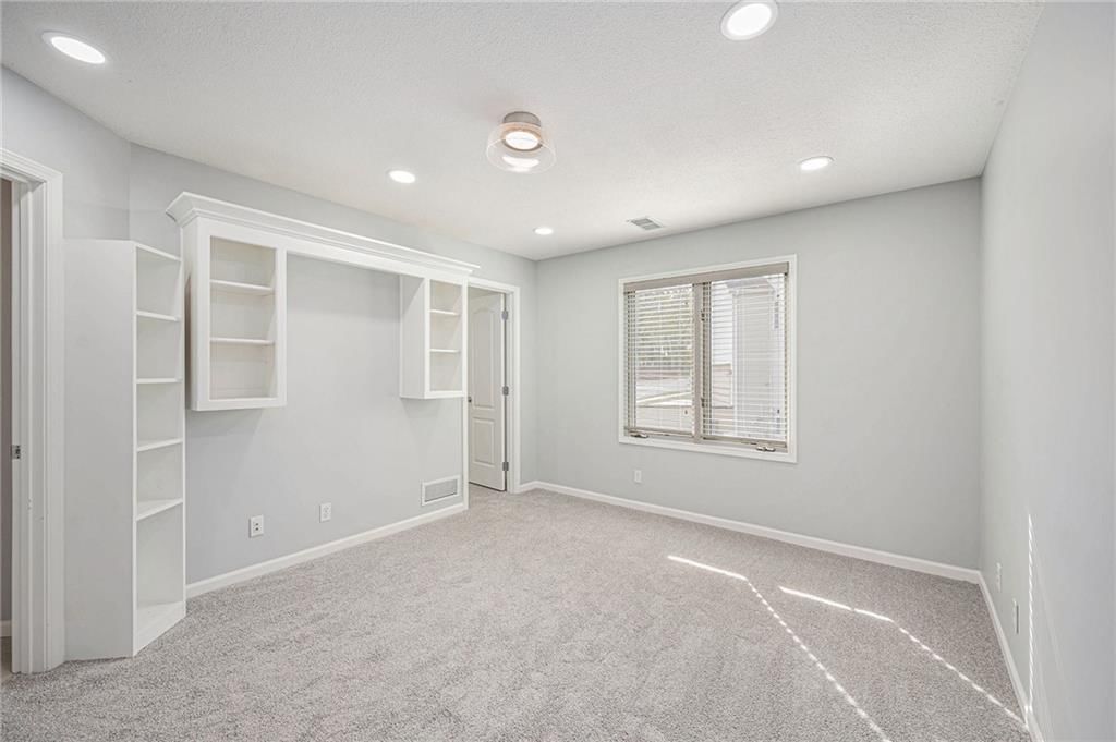 6308 N Cypress Avenue — photo 34