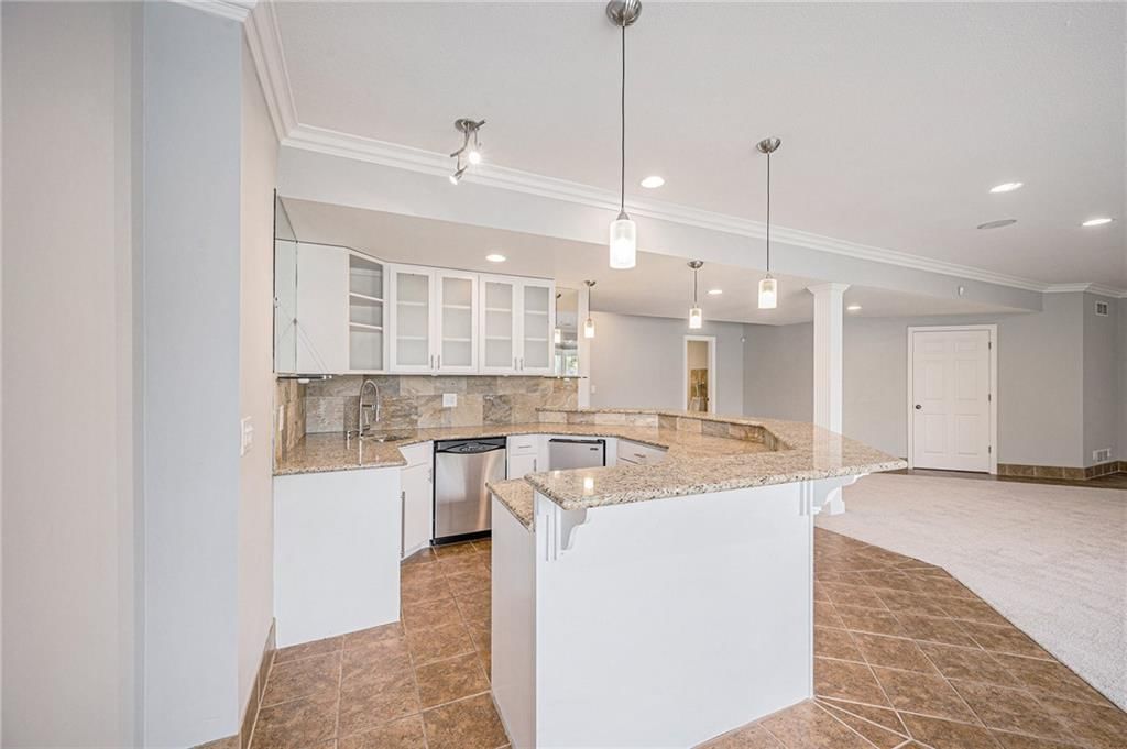 6308 N Cypress Avenue — photo 39