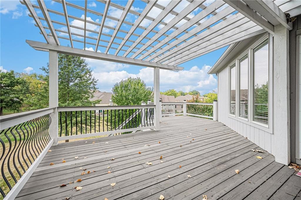 6308 N Cypress Avenue — photo 46